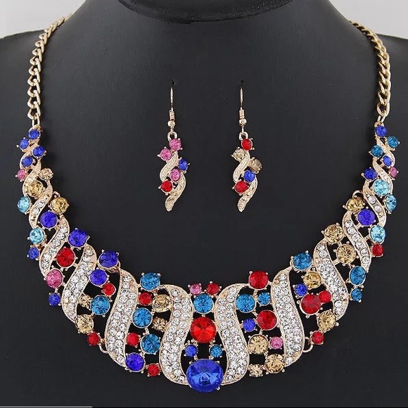 Jewelry - Colorful necklace and earring set